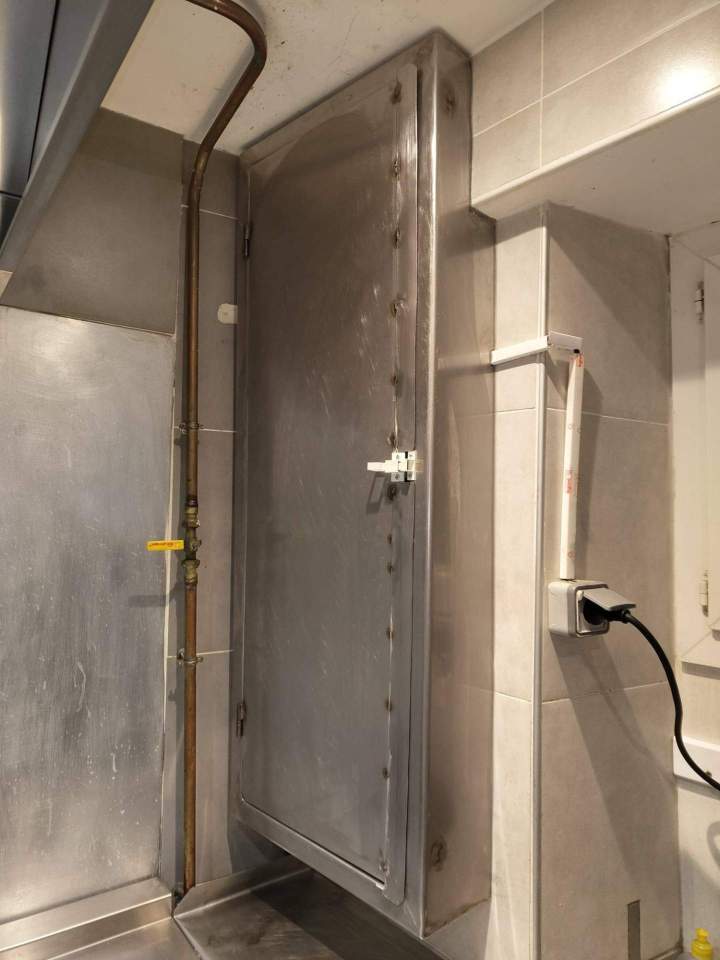 Porte étanche anti-inondation en acier inoxydable Le Monastier-sur-Gazeille