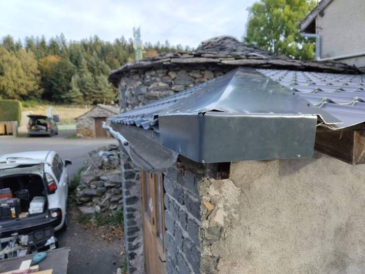 Éléments de zinguerie en bac acier Le Monastier-sur-Gazeille