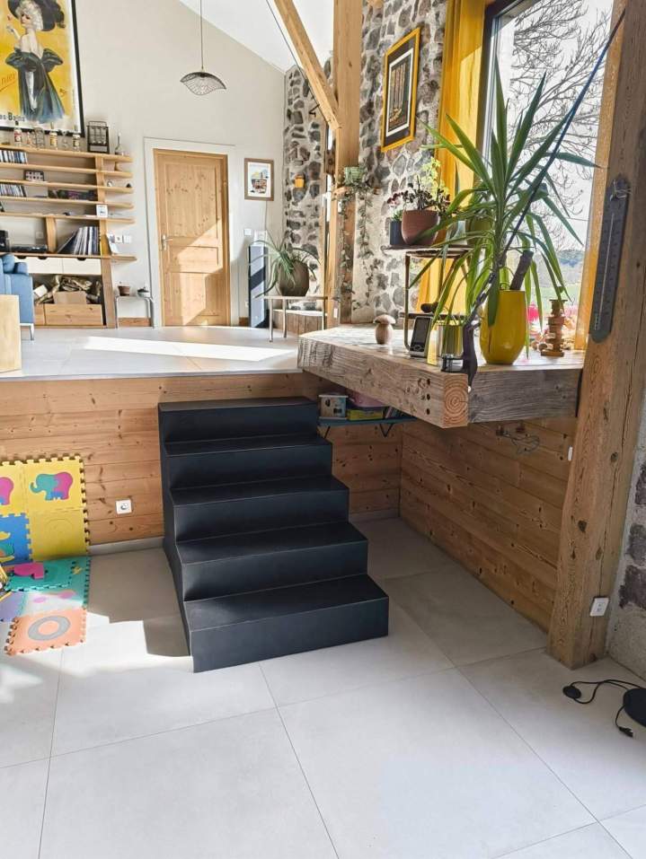 Marchepied en métal Le Monastier-sur-Gazeille