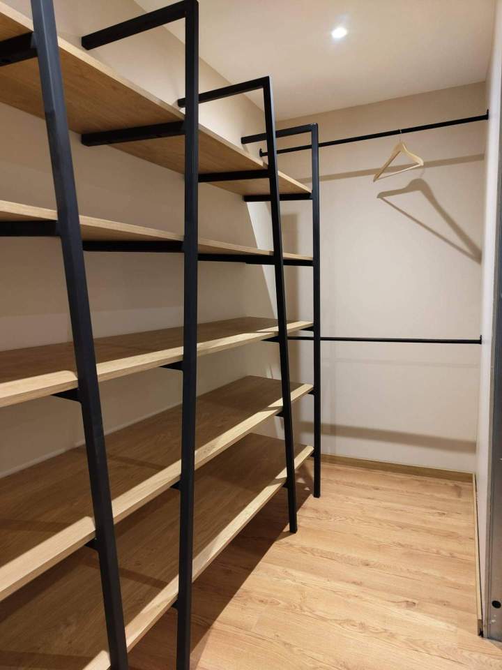 Montants de dressing modulaire en métal Le Monastier-sur-Gazeille