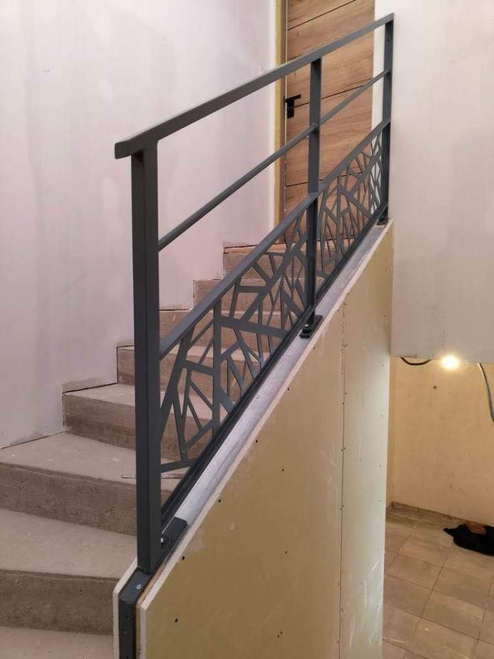 Rambarde descalier métallique dintérieur Le Monastier-sur-Gazeille